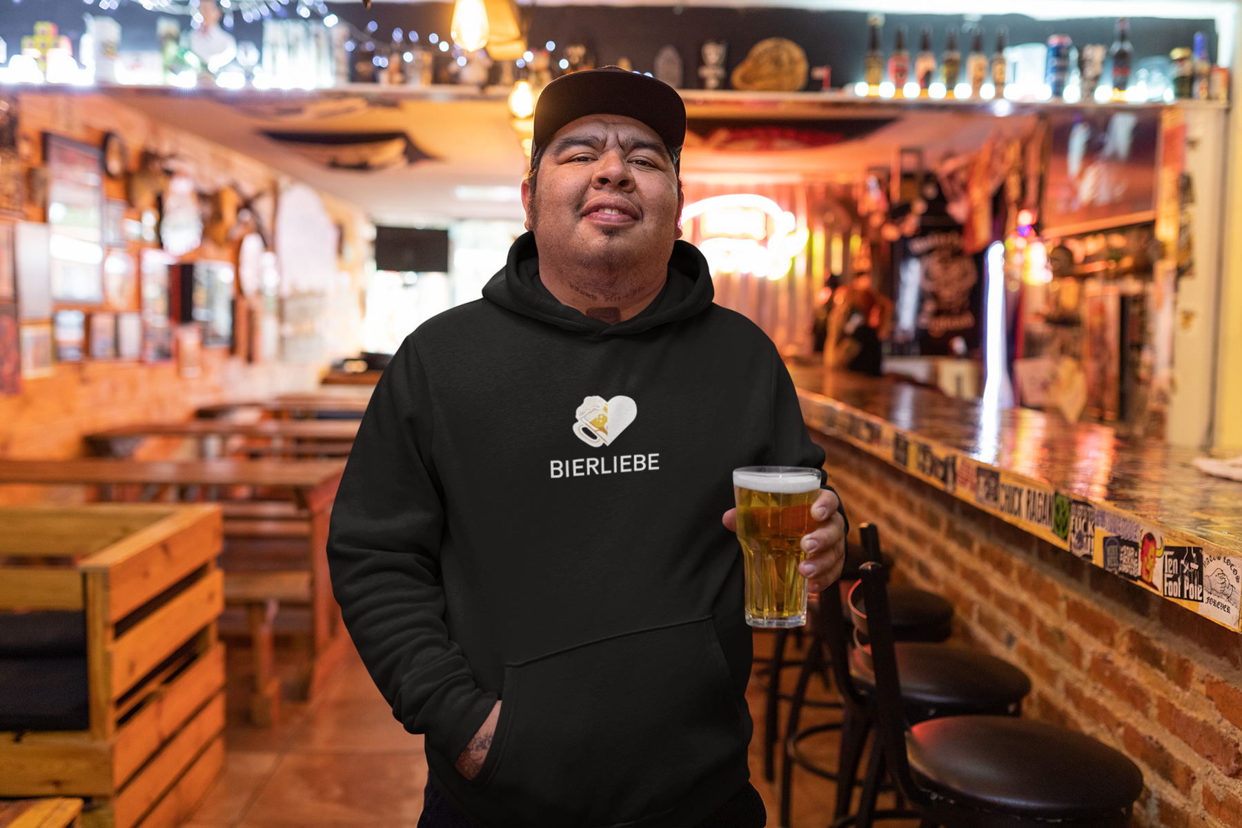 Produktbild Bierliebe Unisex Hoodie in Schwarz