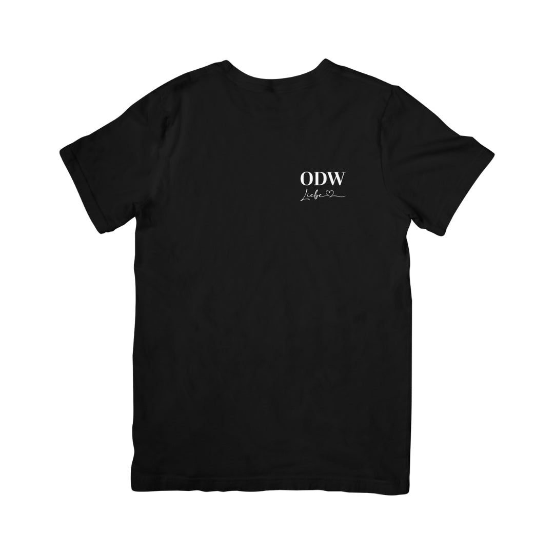Ein ODWLiebe linkes Brustmotiv Herren T-Shirt in schwarz.