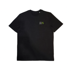 Produktfoto eines Odenwald Motivs auf der linken Brust als Herren T-Shirt in der Farbe schwarz